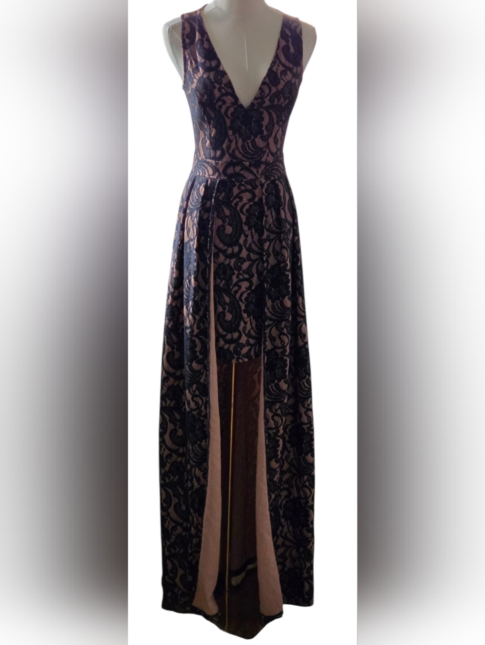 NWT Windsor Black Lace Walk-Thru Gown with Nude Lining! Formal Prom Events